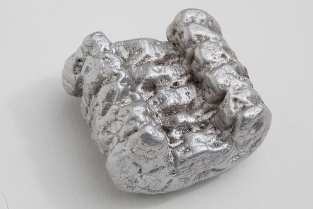 Aluminum_Peanut_closeup