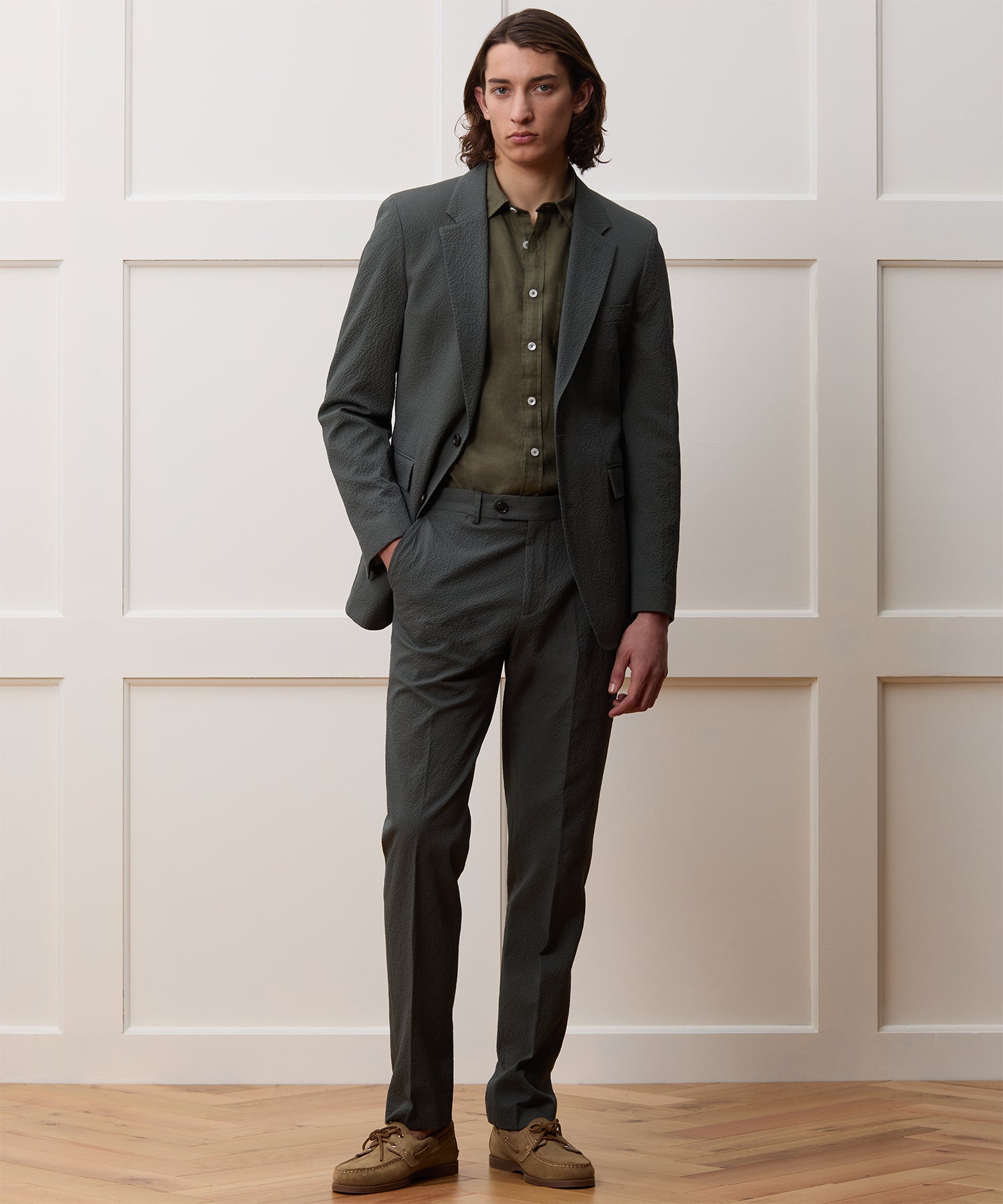 Italian Seersucker Sutton Suit in Olive