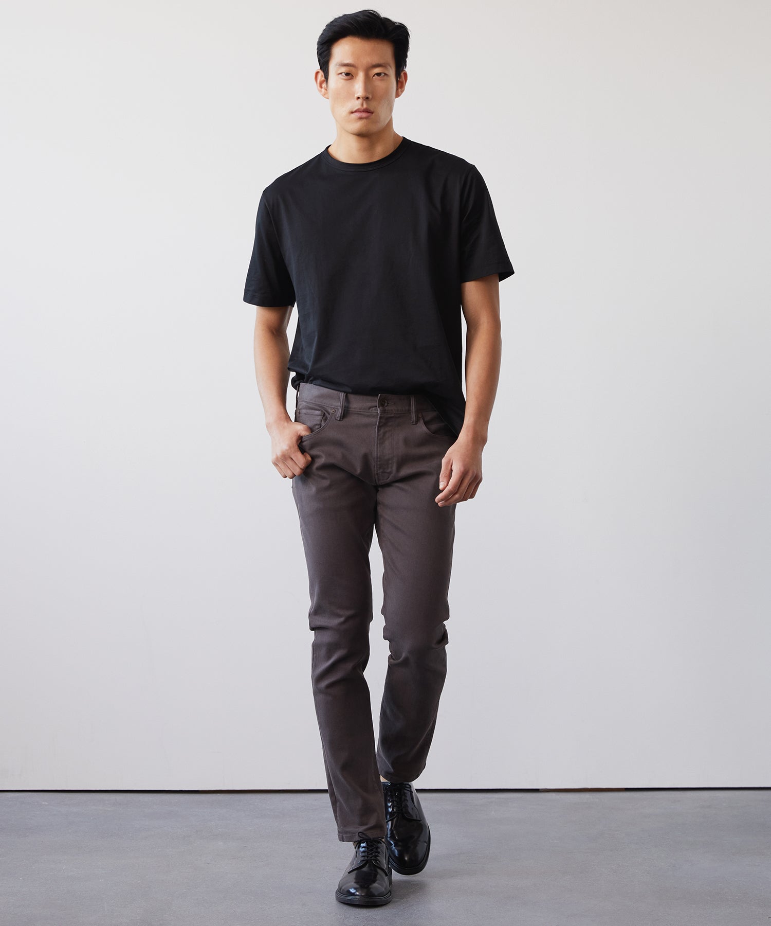 Slim Fit 5-Pocket Chino